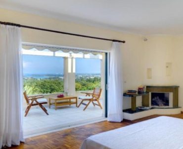 3 7 370x300 - Korfu Gouvia'da deniz manzaralı nefis villa
