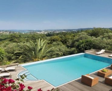 7 1 370x300 - Korfu Gouvia'da deniz manzaralı nefis villa